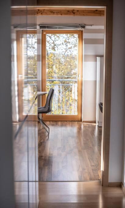Apartment Moderne, Gemütliche Dg-wohnung In Ruhiger Lage